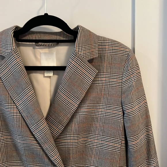 Blazer - Picture 2 of 3